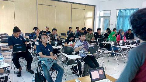yeri-pratama-meet-up-php-indonesia.jpg